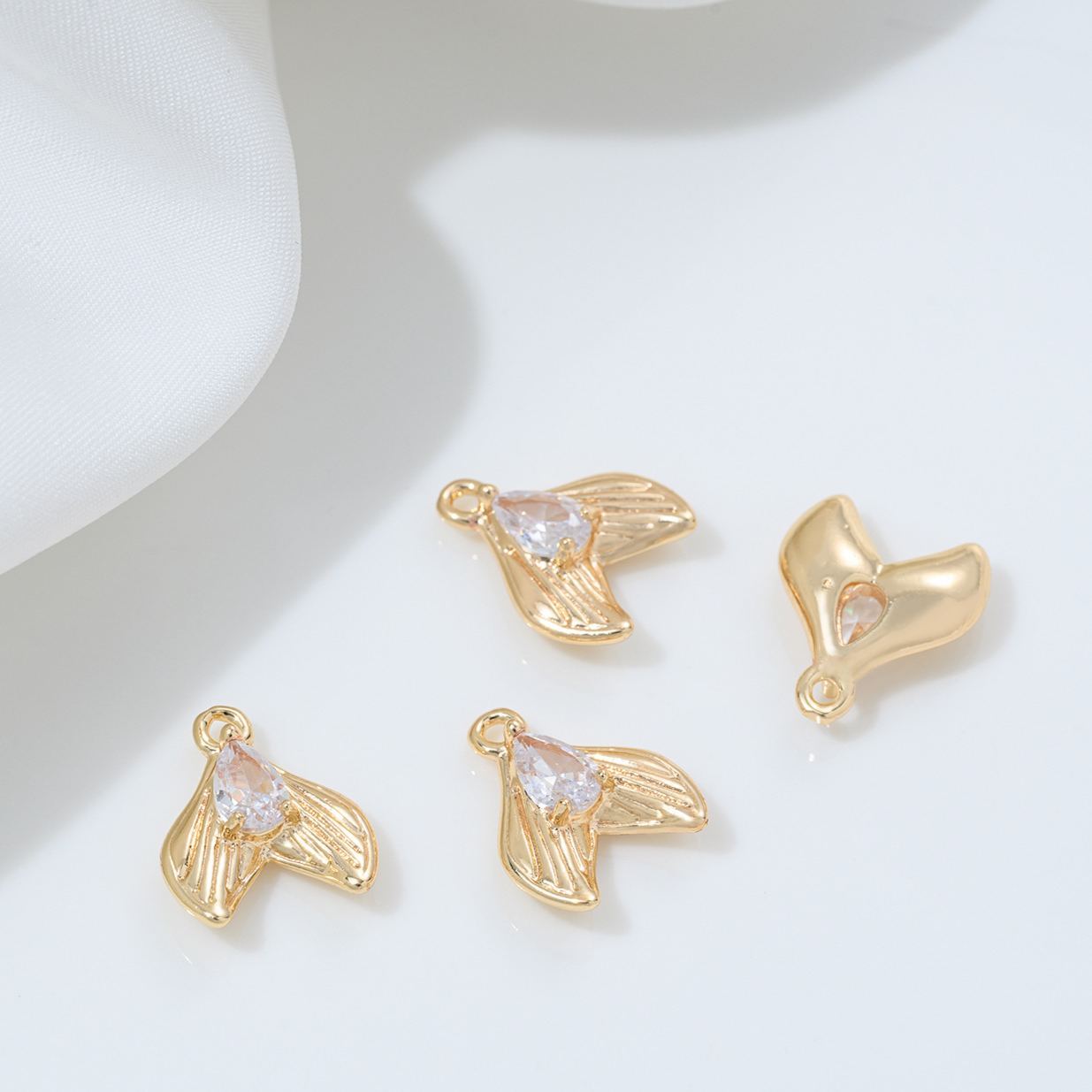 14k Gold Marine Organism Theme Charm Pendant