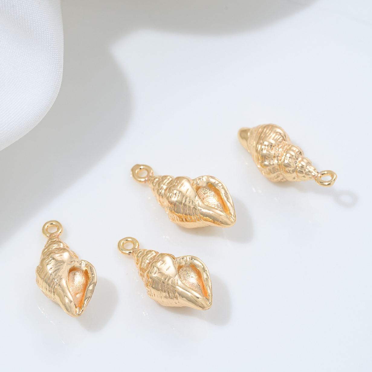 14k Gold Marine Organism Theme Charm Pendant