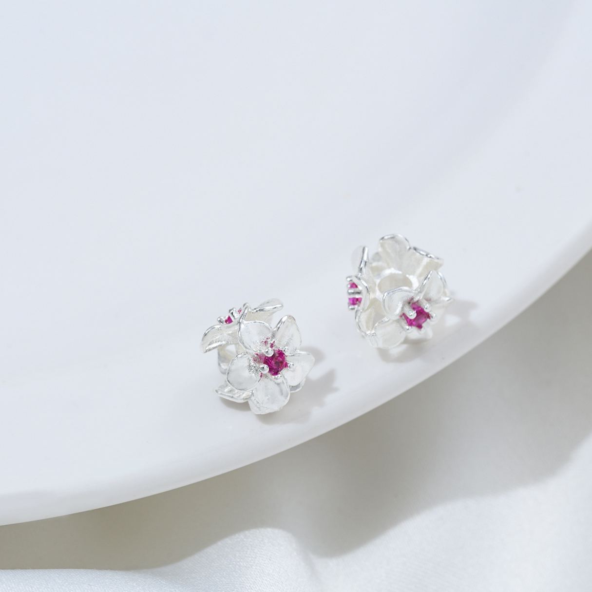 Flower Loop Zirconia Inlaid Gold Plated Cylindrical Wheel Spacer Beads Multiple Color