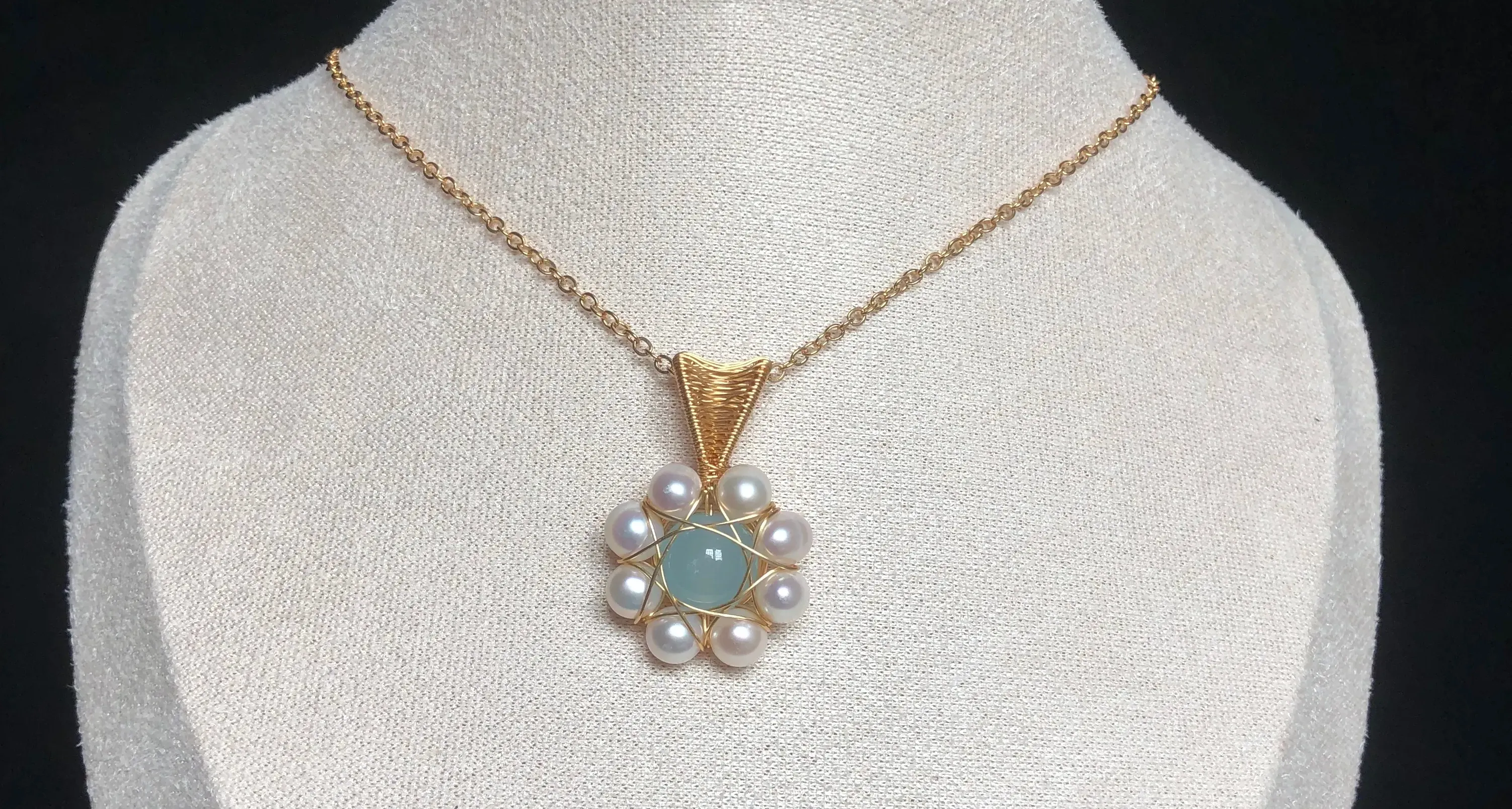 aquamarineflowernecklace