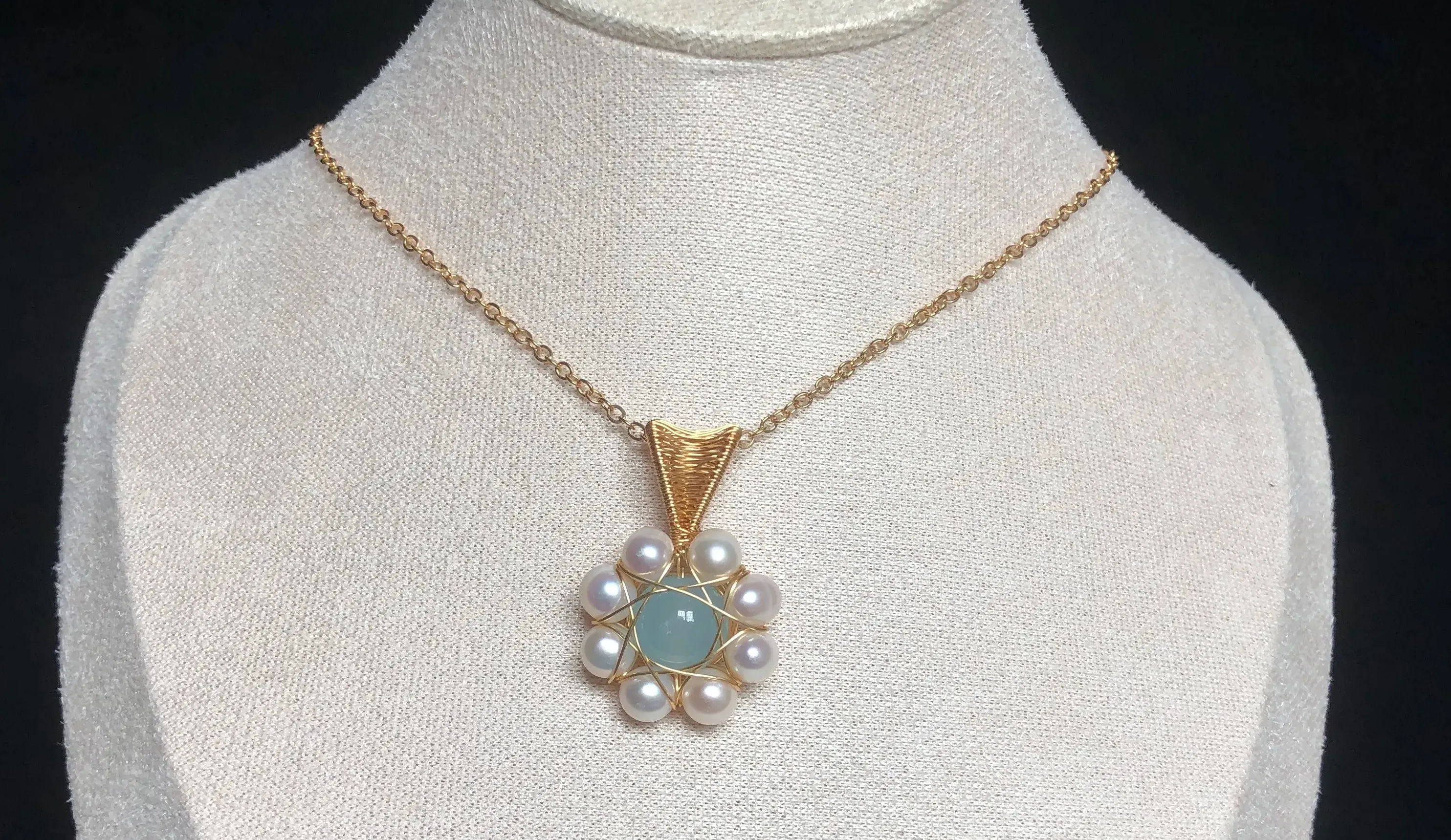 aquamarine flowernecklace