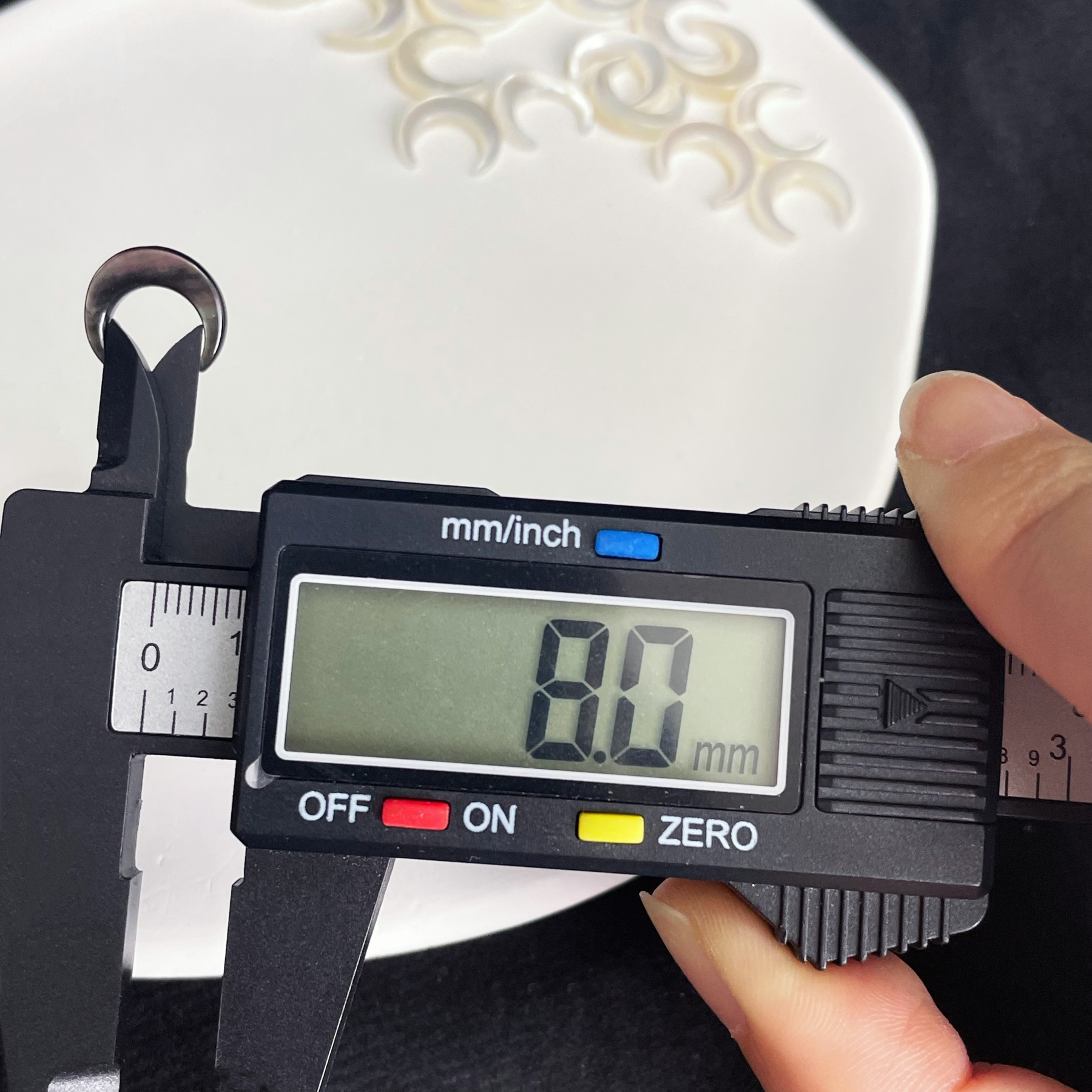 Mother-of-Pearl Moon with Cross Hole 1 piece