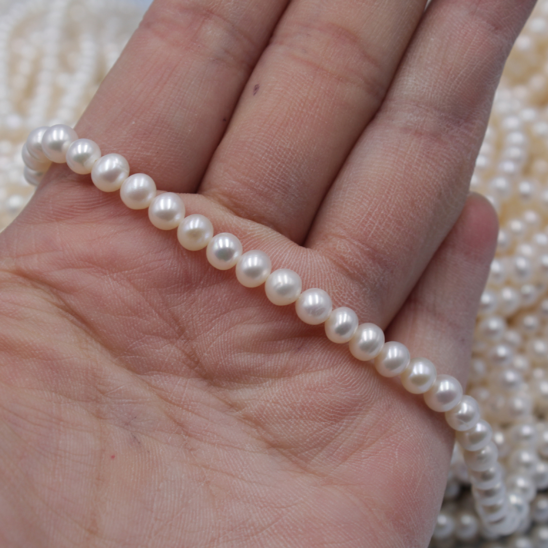  Natural Freshwater Pearl 5-5.5mm Nearly Round