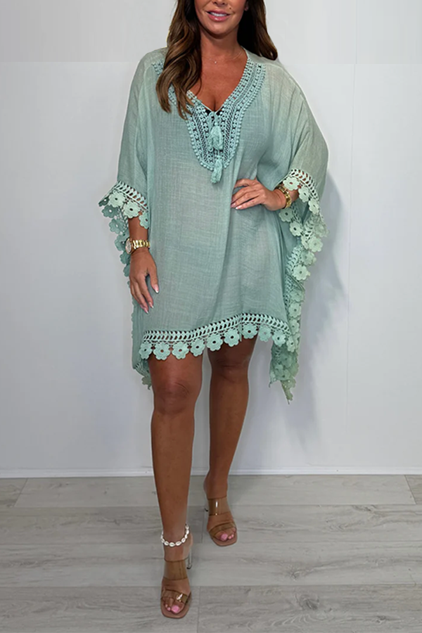 Flower Edge Detailed V-Neck Kaftan