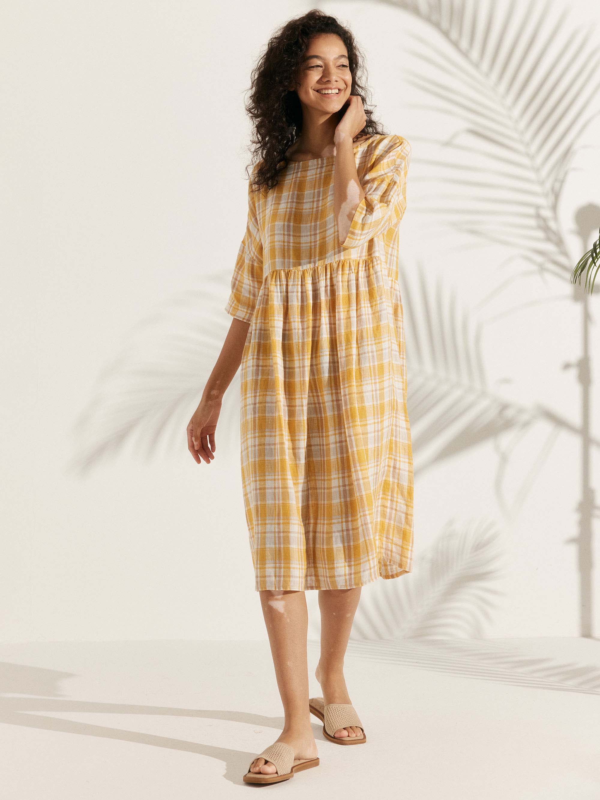 A line midi dress fashion with sleeves