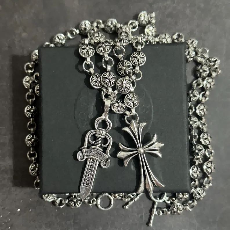 Naszyjnik z krzyżem mieczy, naszyjnik z krzyżem serc, naszyjnik gotycki, naszyjnik z kotwicą, naszyjnik z krzyżem punkowym, naszyjnik z krzyżem serc Akcesoria