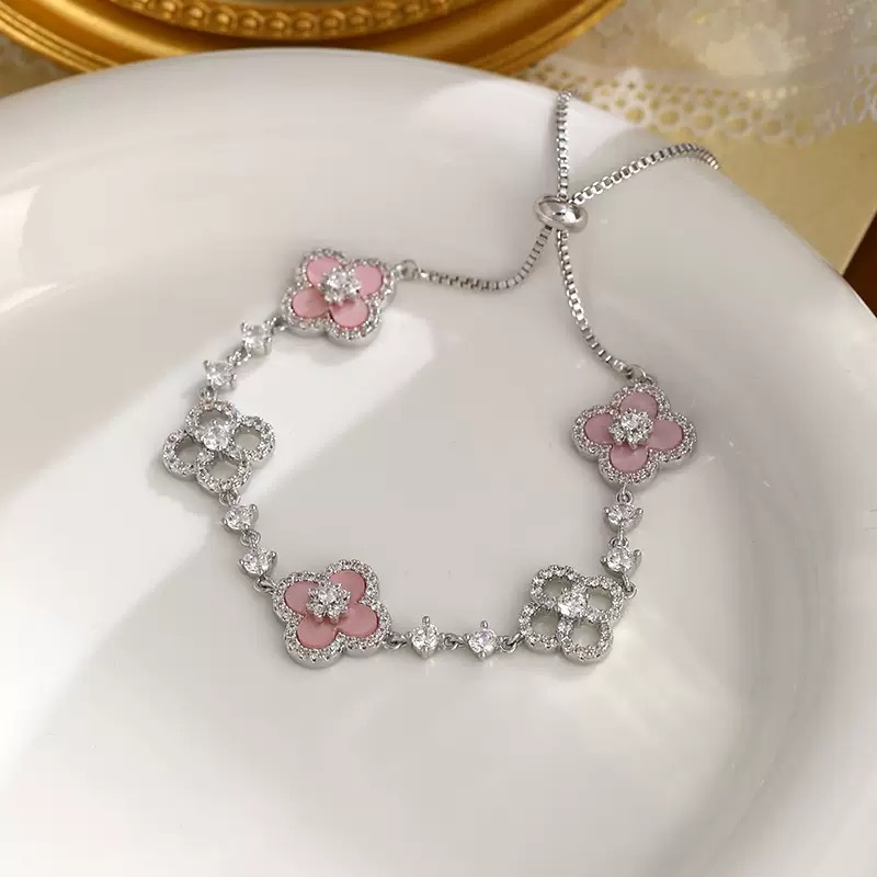 Twinkglo™ Lucky Four Leaf Flower Pink Bracelet