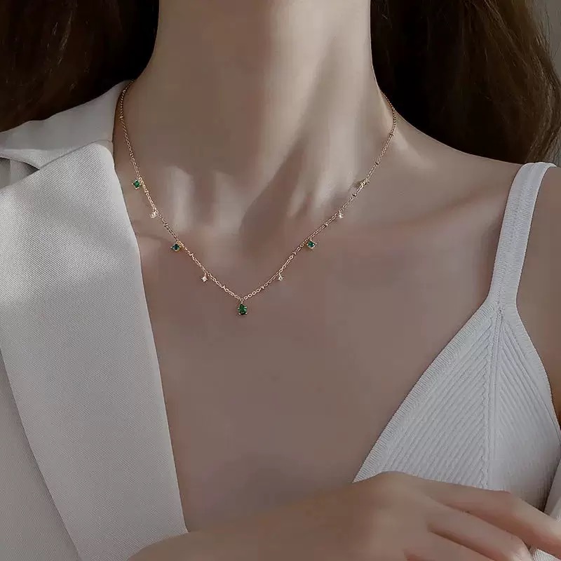 Twinkglo™ Water droplet green zircon tassel necklace