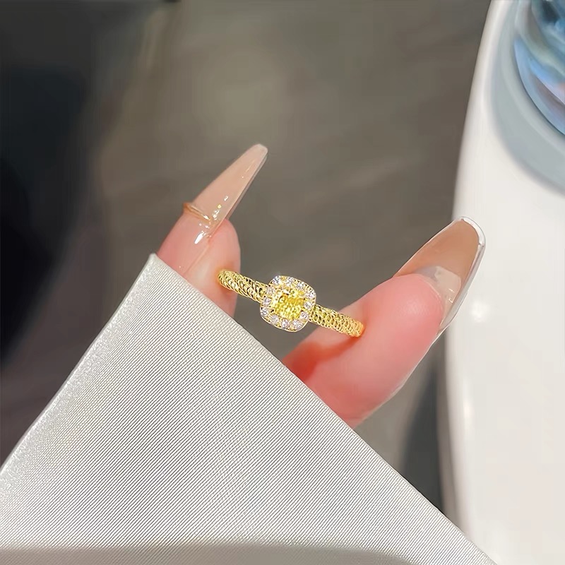 Twinkglo™ Sugar cube Zircon opening Ring 