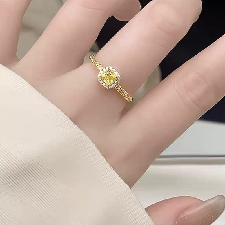 Twinkglo™ Sugar cube Zircon opening Ring 