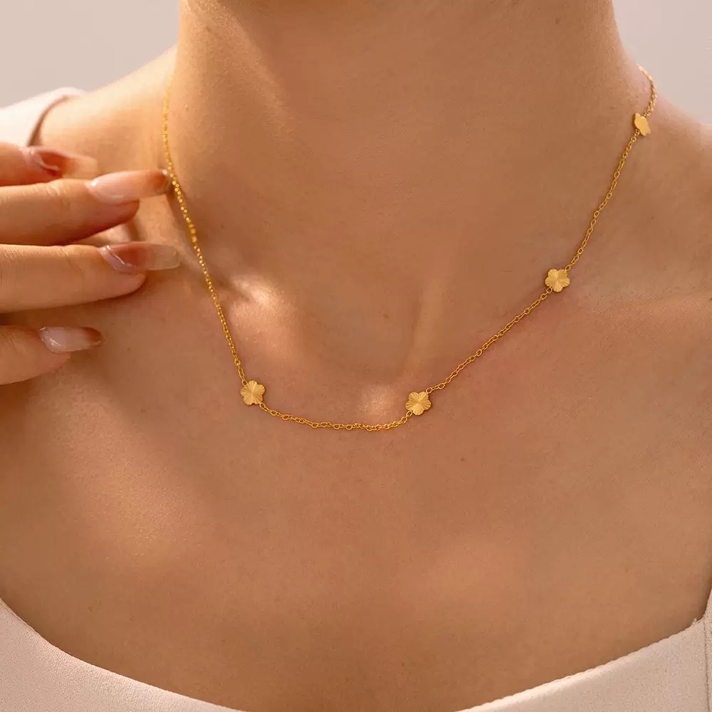 Twinkglo™  Flower collarbone necklace 