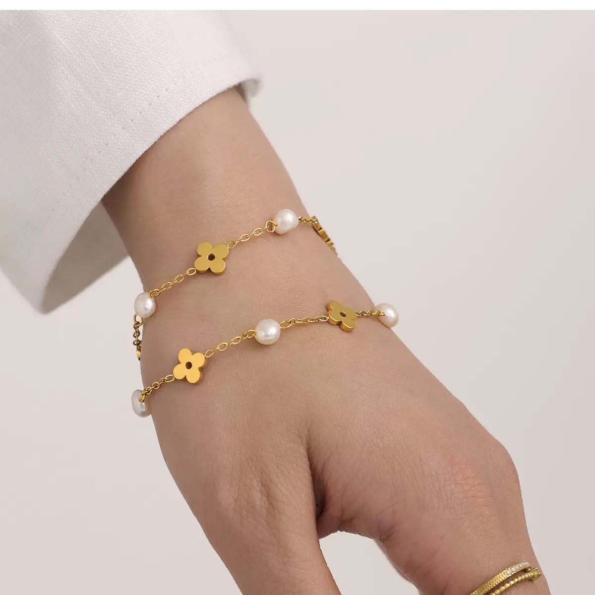 Twinkglo™ Natural pearl flower bracelet necklace 