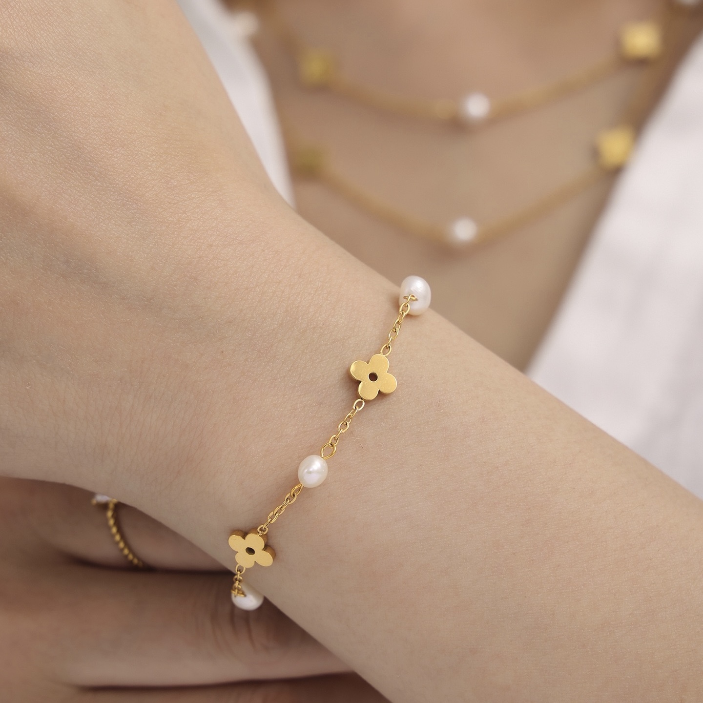 Twinkglo™ Natural pearl flower bracelet necklace 