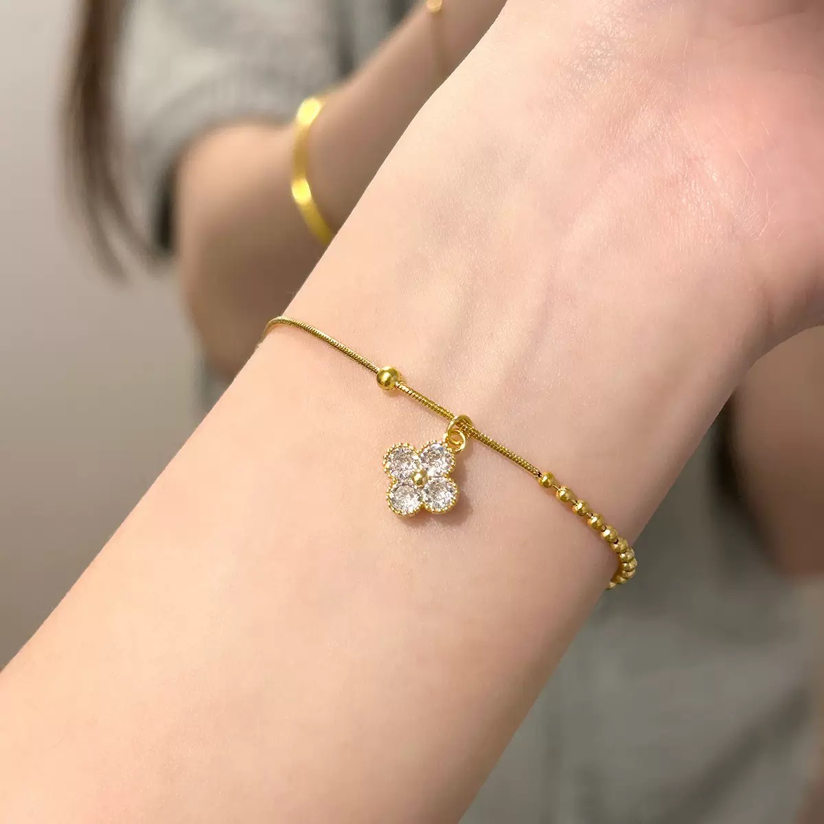 Twinkglo™  Asymmetric design of flowers Bracelet Zircon 