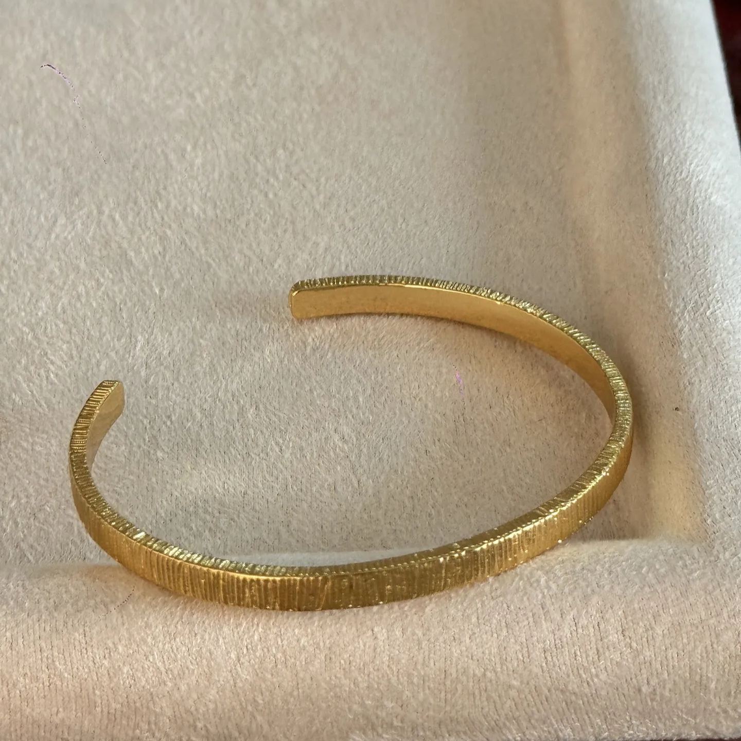 Twinkglo™  Minimally designed open bracelet zircon set 