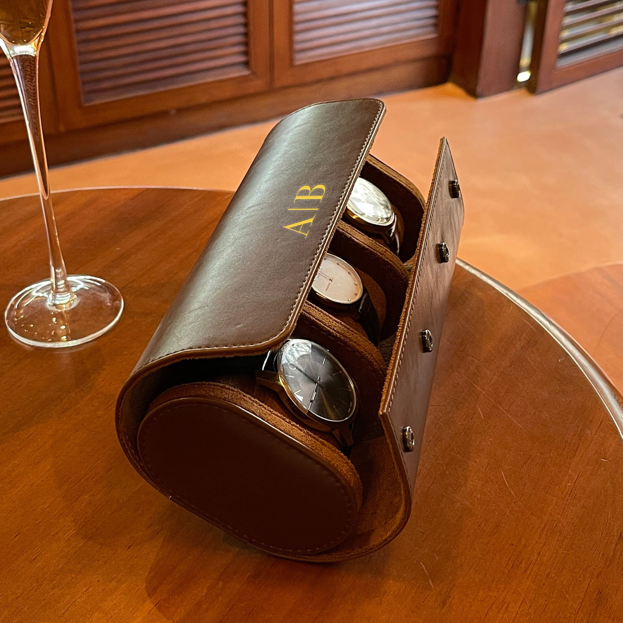  Personalized Leather Watch Case for Unique & Love | JNSBag15