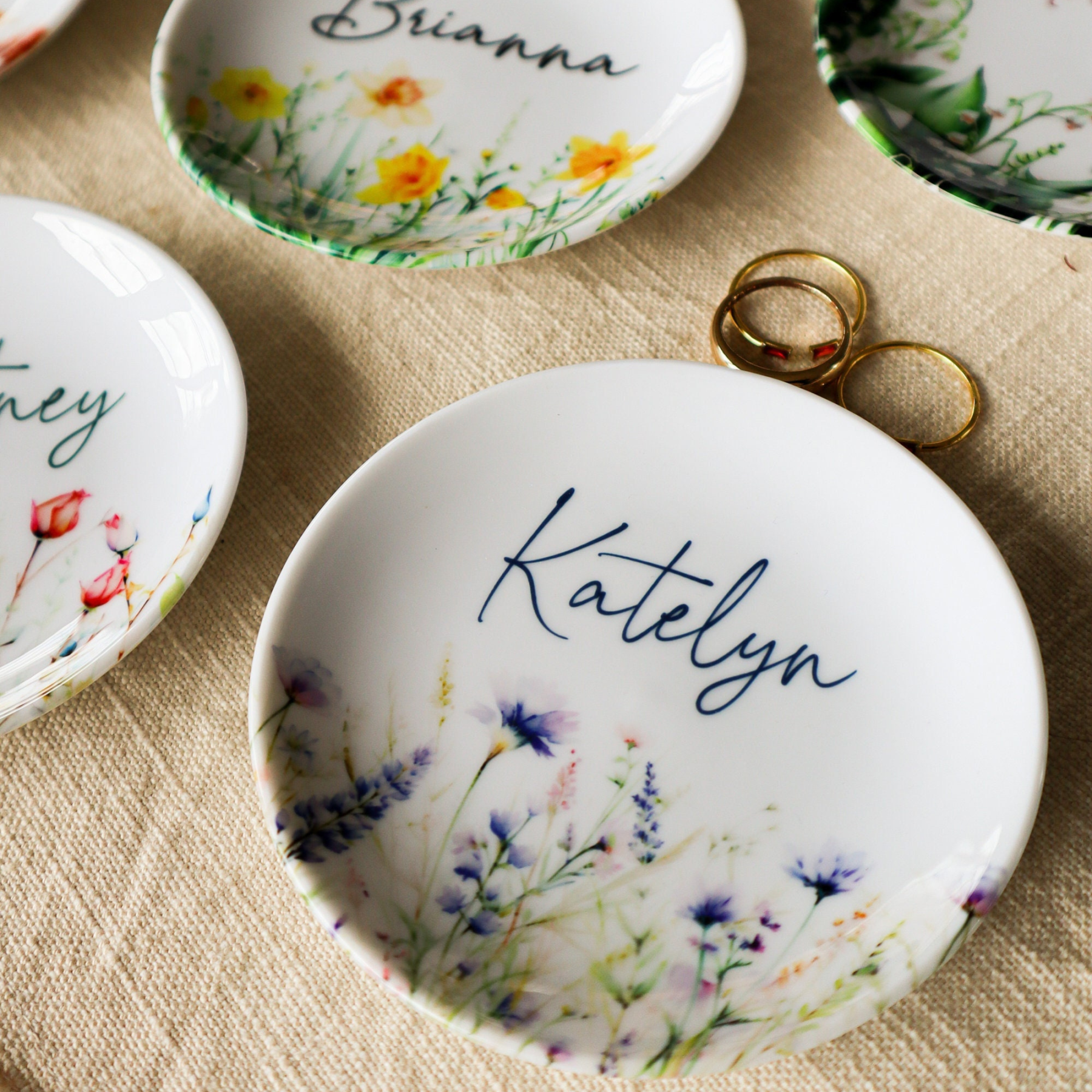 Personalized Birth Month Flower Ring Dish With Name for Unique & Love | JNSDec58