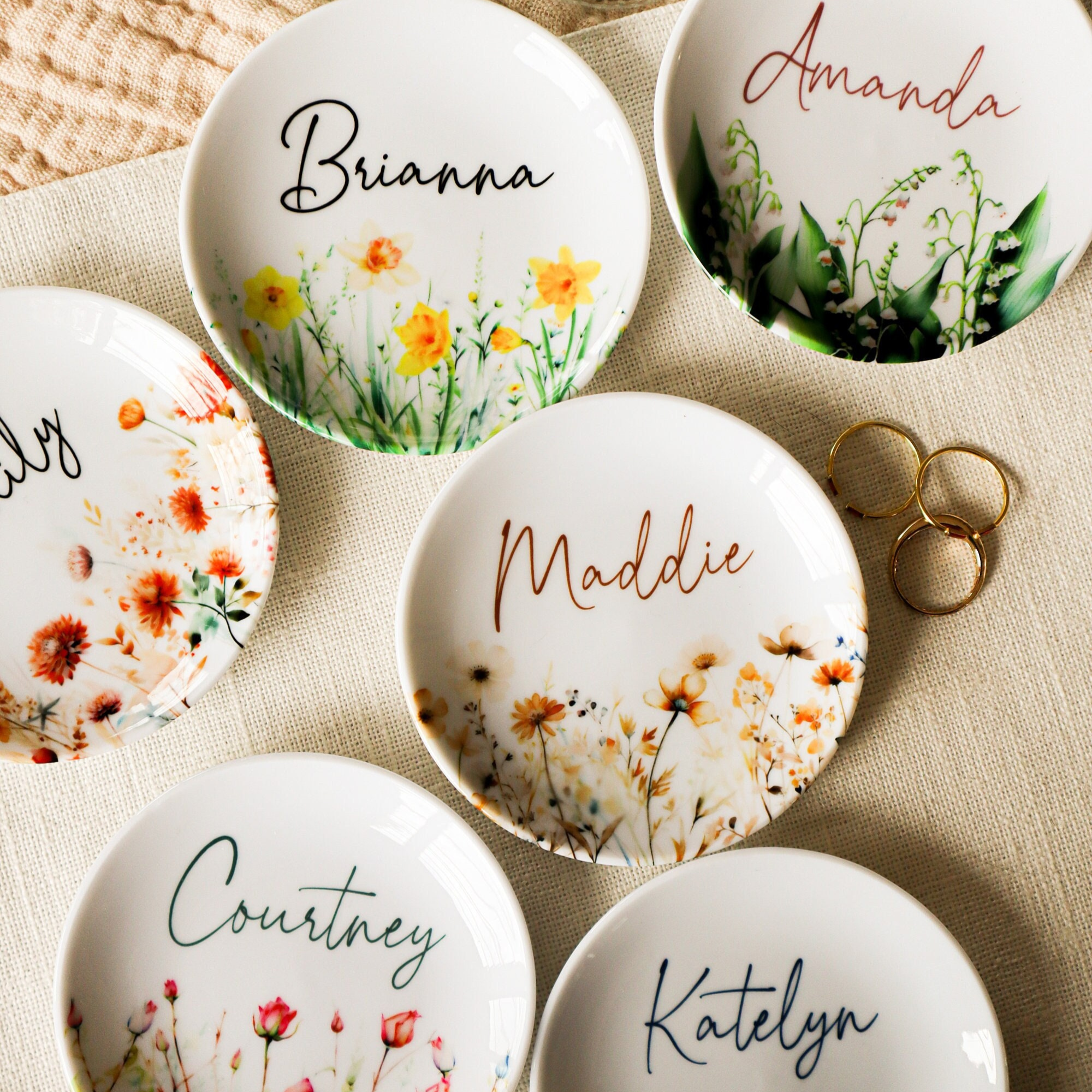 Personalized Birth Month Flower Ring Dish With Name for Unique & Love | JNSDec58