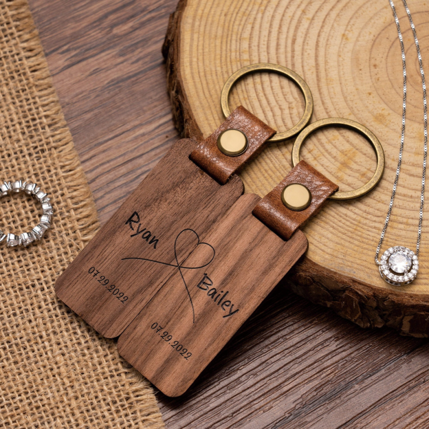 Personalized Wood Couple Keychain for Unique & Love | JNSDec114