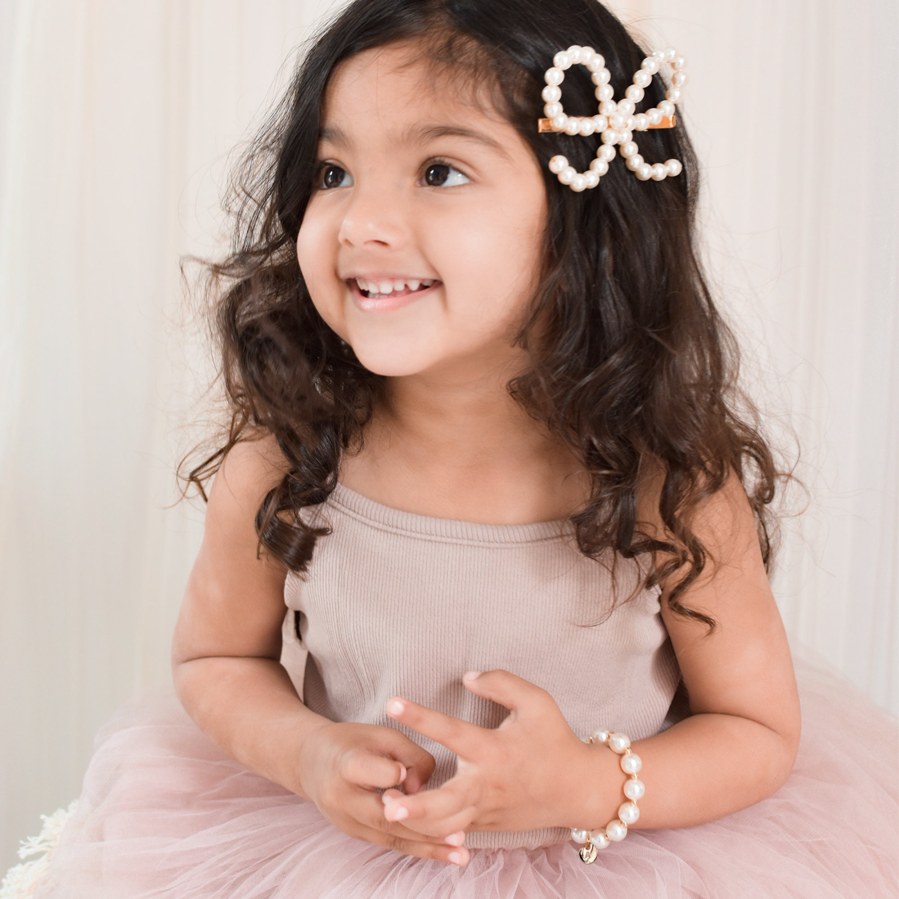 Personalized Letter Flower Girl Pearl Bracelet for Unique & Love | JNSDec134