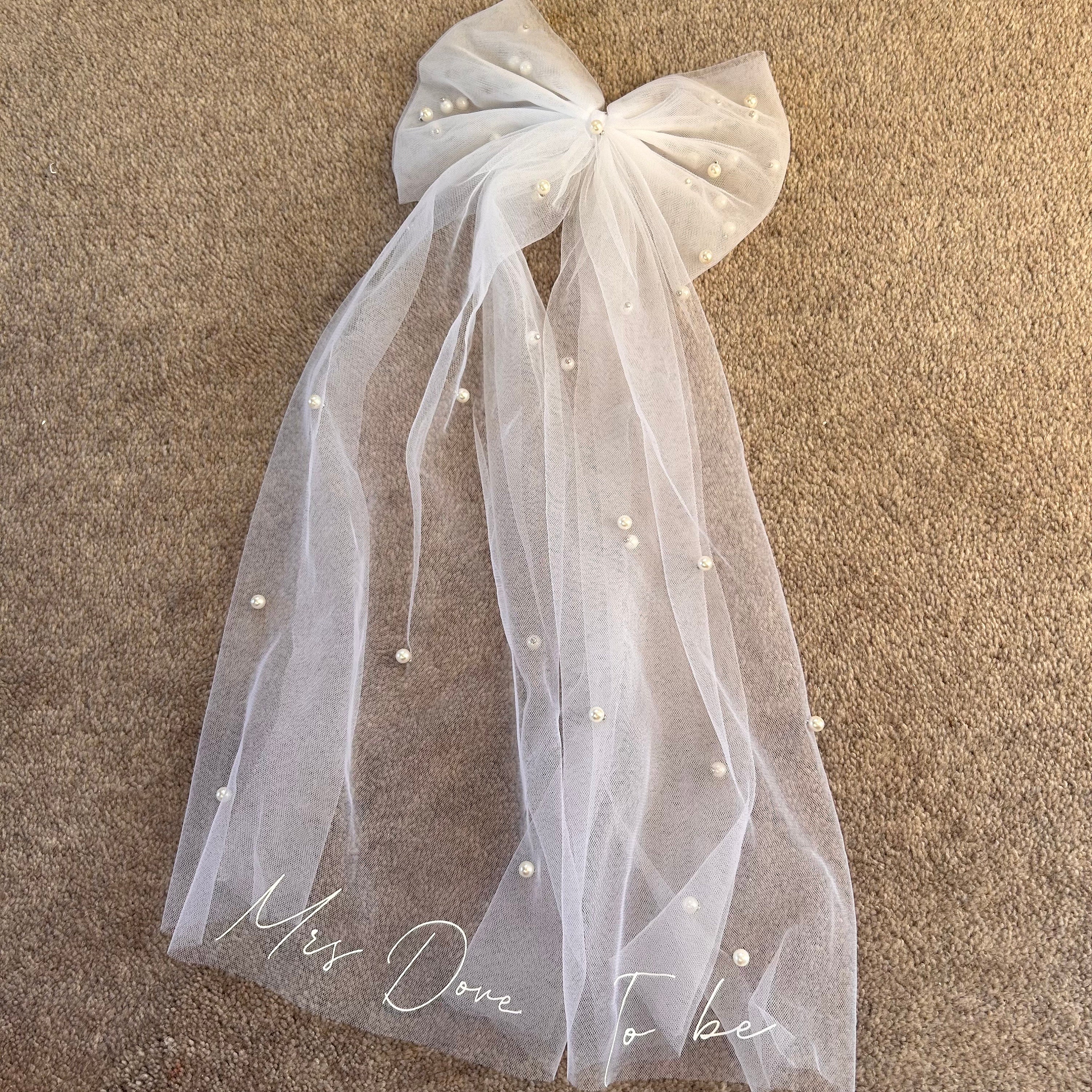Personalized Monogrammed Bridal Pearl Veil for Hen Party | JNSCloth34