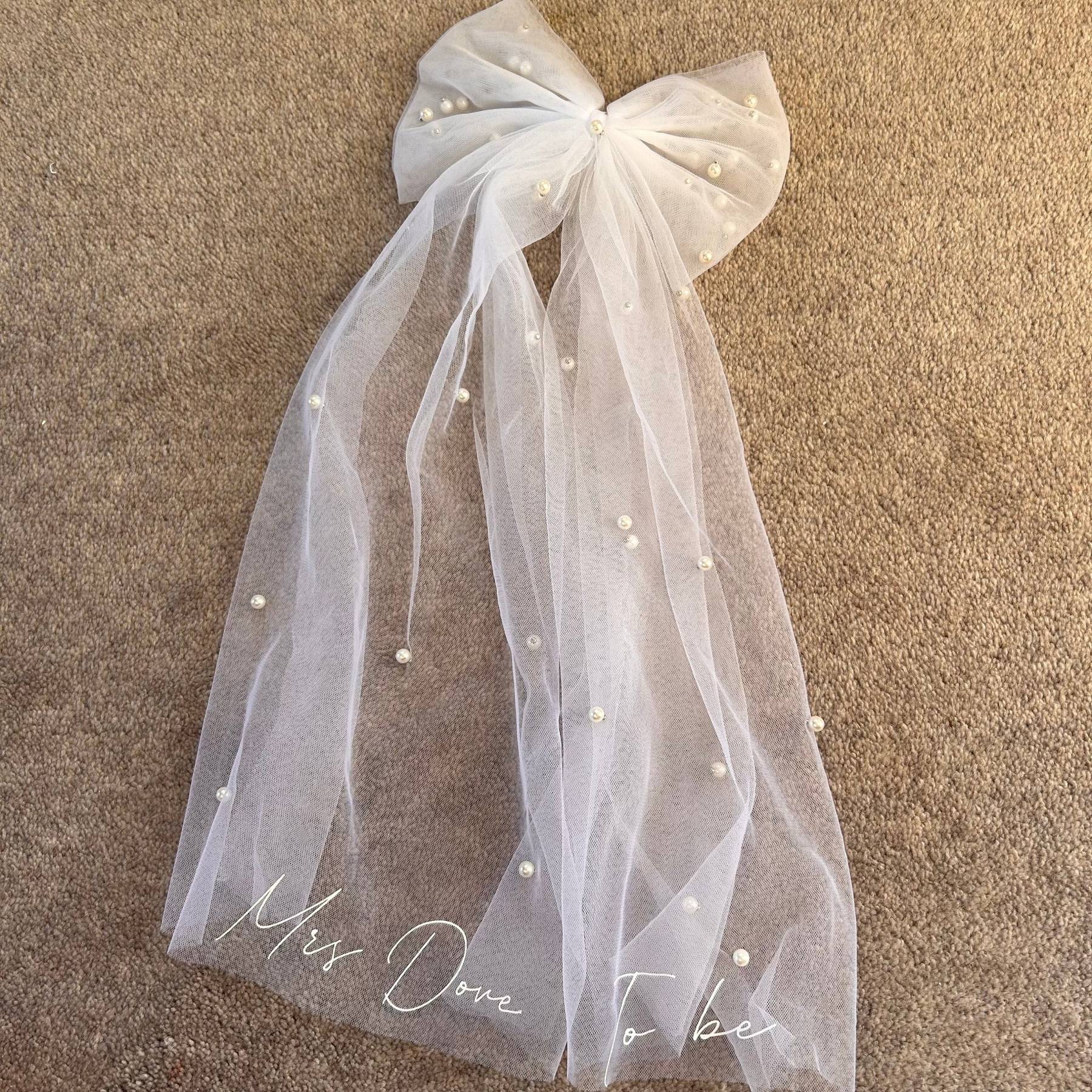 Personalized Monogrammed Bridal Pearl Veil for Hen Party | JNSCloth34