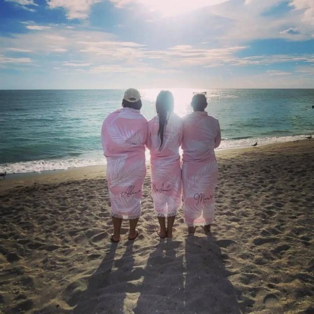 Personalized Tropical Round Beach Towels for Unique & Love | JNSTowel02