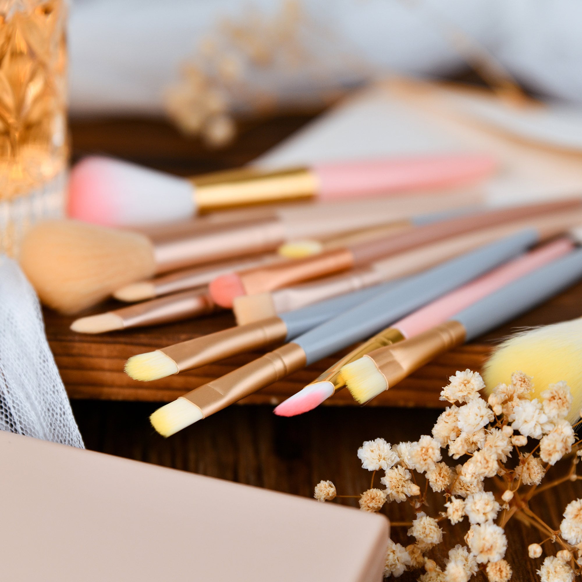 Personalized Makeup Brush Set with Mirror for Unique & Love | JNSBag19