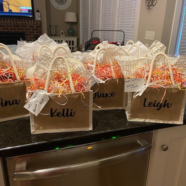 Personalized Monogram Burlap Tote Bridesmaid Bags for Unique & Love | JNSBag08