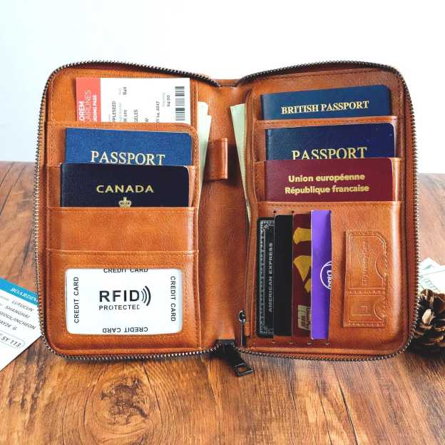 Personalized Leather Family Travel RFID Blocking Passport Wallet Organizer with 5 Passport Holder | JNSCase12