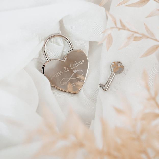 Personalized Love Lock with Engraving for Unique & Love | JNSDec51