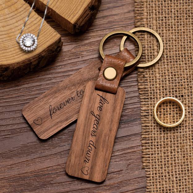 Personalized Wood Couple Keychain for Unique & Love | JNSDec114