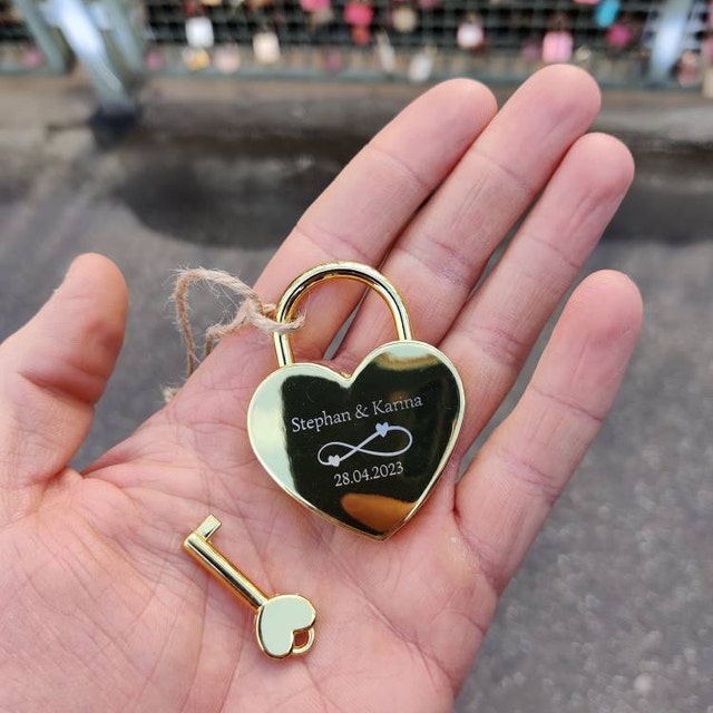 Personalized Love Lock with Engraving for Unique & Love | JNSDec51
