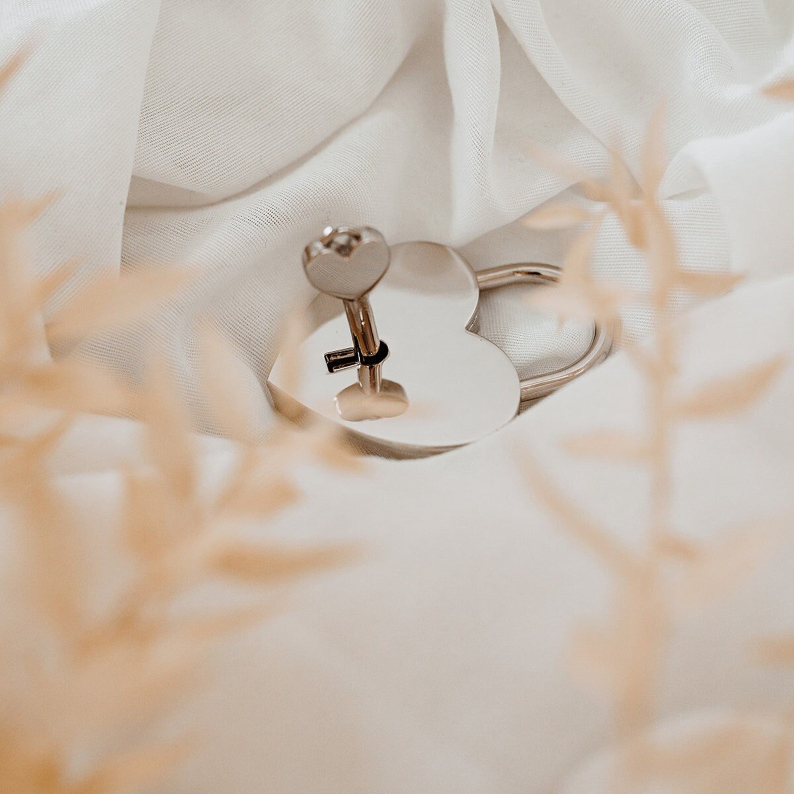 Personalized Love Lock with Engraving for Unique & Love | JNSDec51