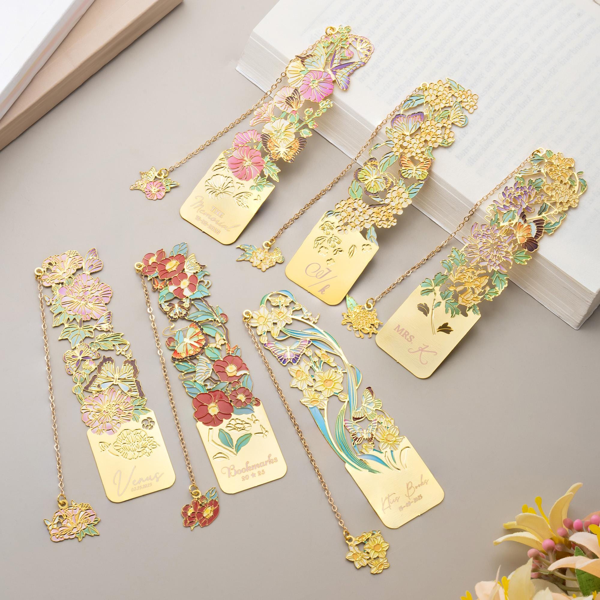 Personalized Birth Flower Butterfly Bookmark with Decorative Chain for Unique and Love | JNSDec230