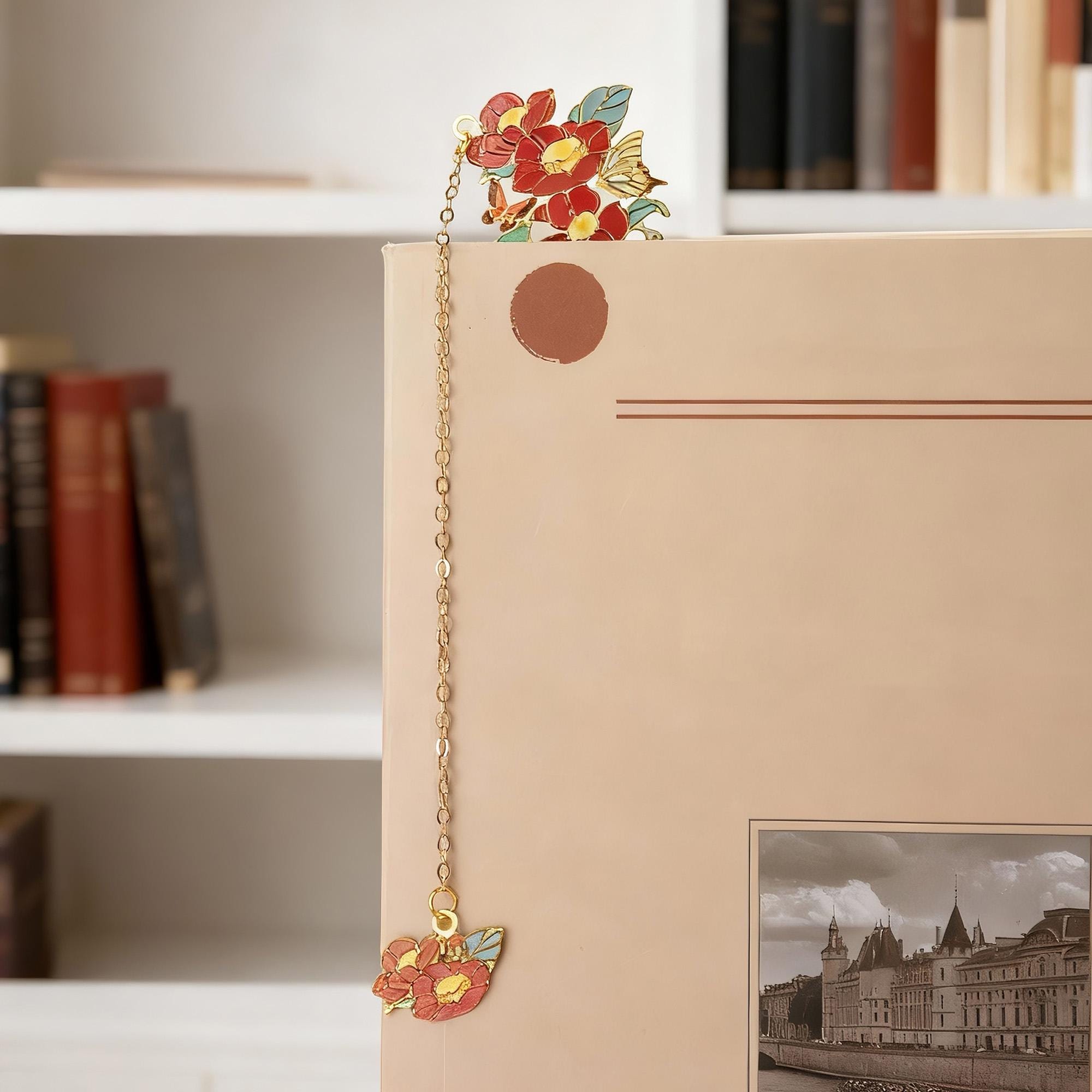 Personalized Birth Flower Butterfly Bookmark with Decorative Chain for Unique and Love | JNSDec230