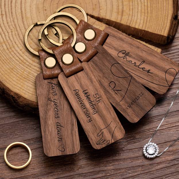 Personalized Wood Couple Keychain for Unique & Love | JNSDec114
