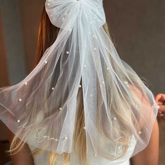 Personalized Monogrammed Bridal Pearl Veil for Hen Party | JNSCloth34