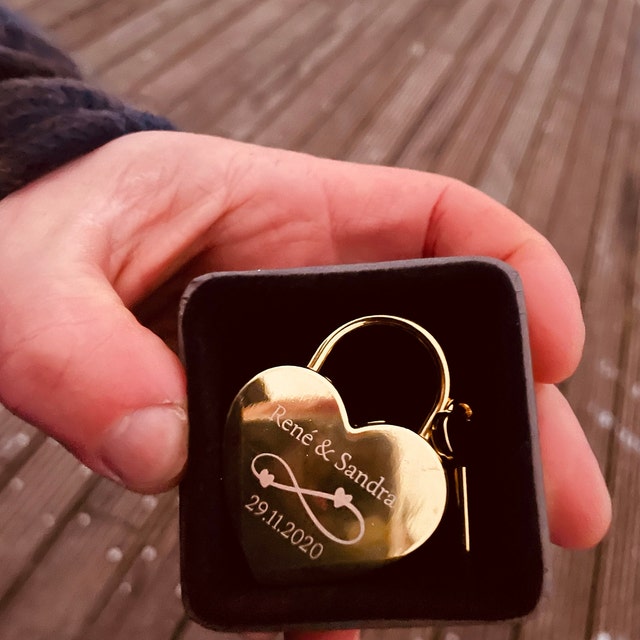 Personalized Love Lock with Engraving for Unique & Love | JNSDec51