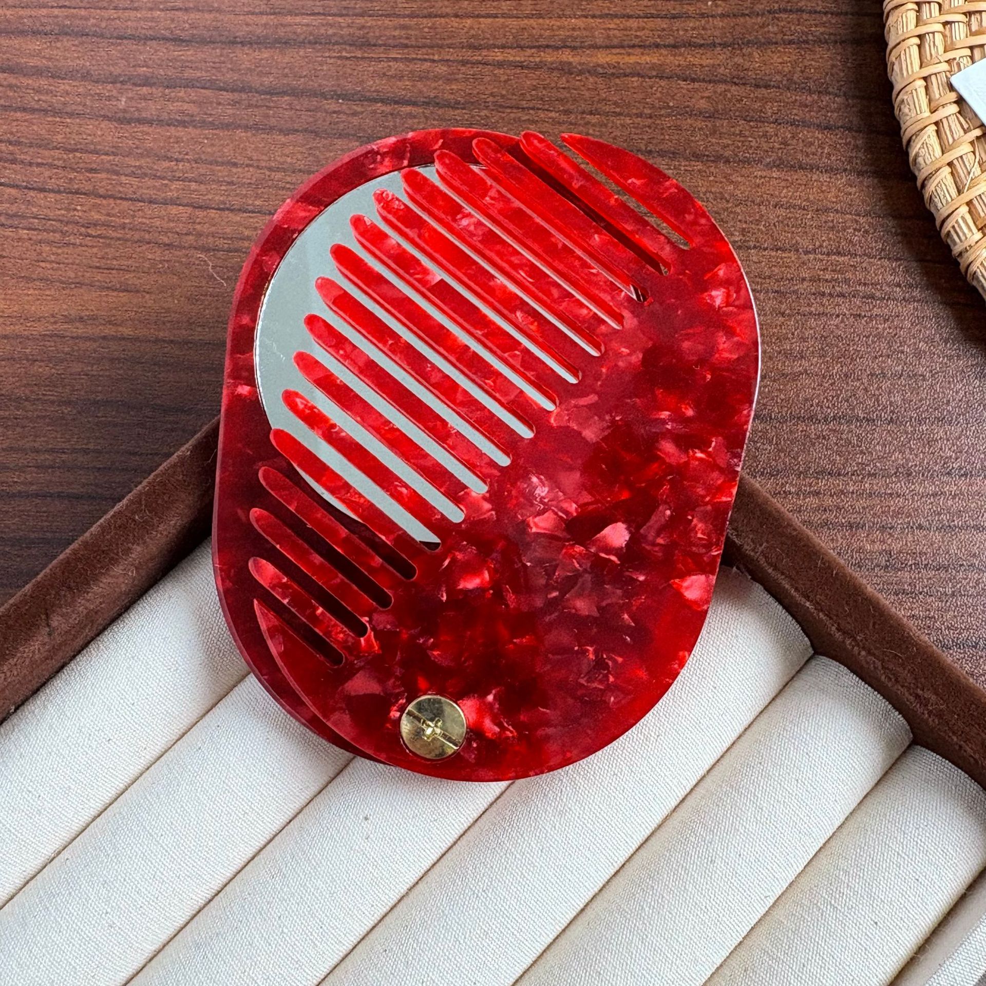 Personalized Name Portable Comb with Mirror | JNSDec194