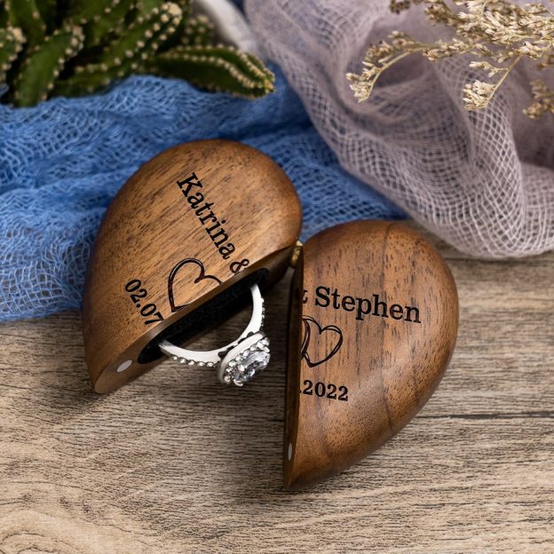 Personalized Name Heart Shaped Wooden Ring Box | JNSCase07