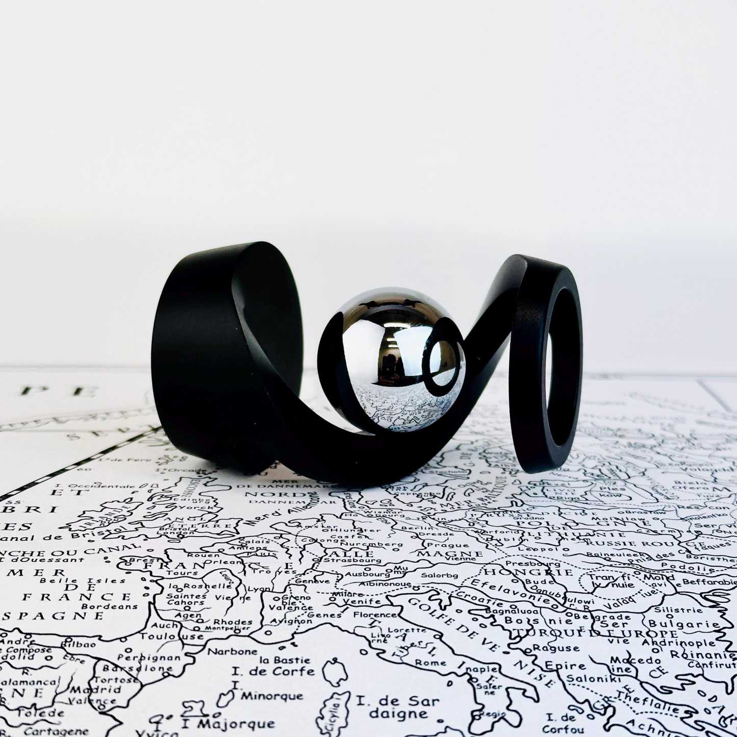 Personalized Name Engraved Suspended Gyroscope Decoration for Unique & Love | JNSDec176