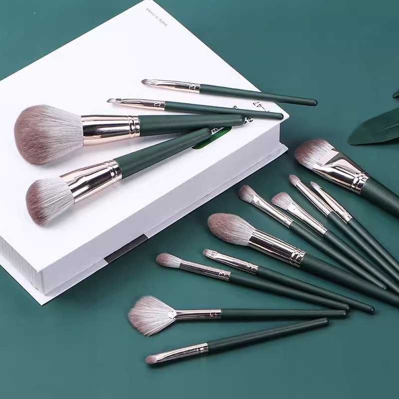 Personalized Cosmetic Brushes Set for Unique & Love | JNSBag36