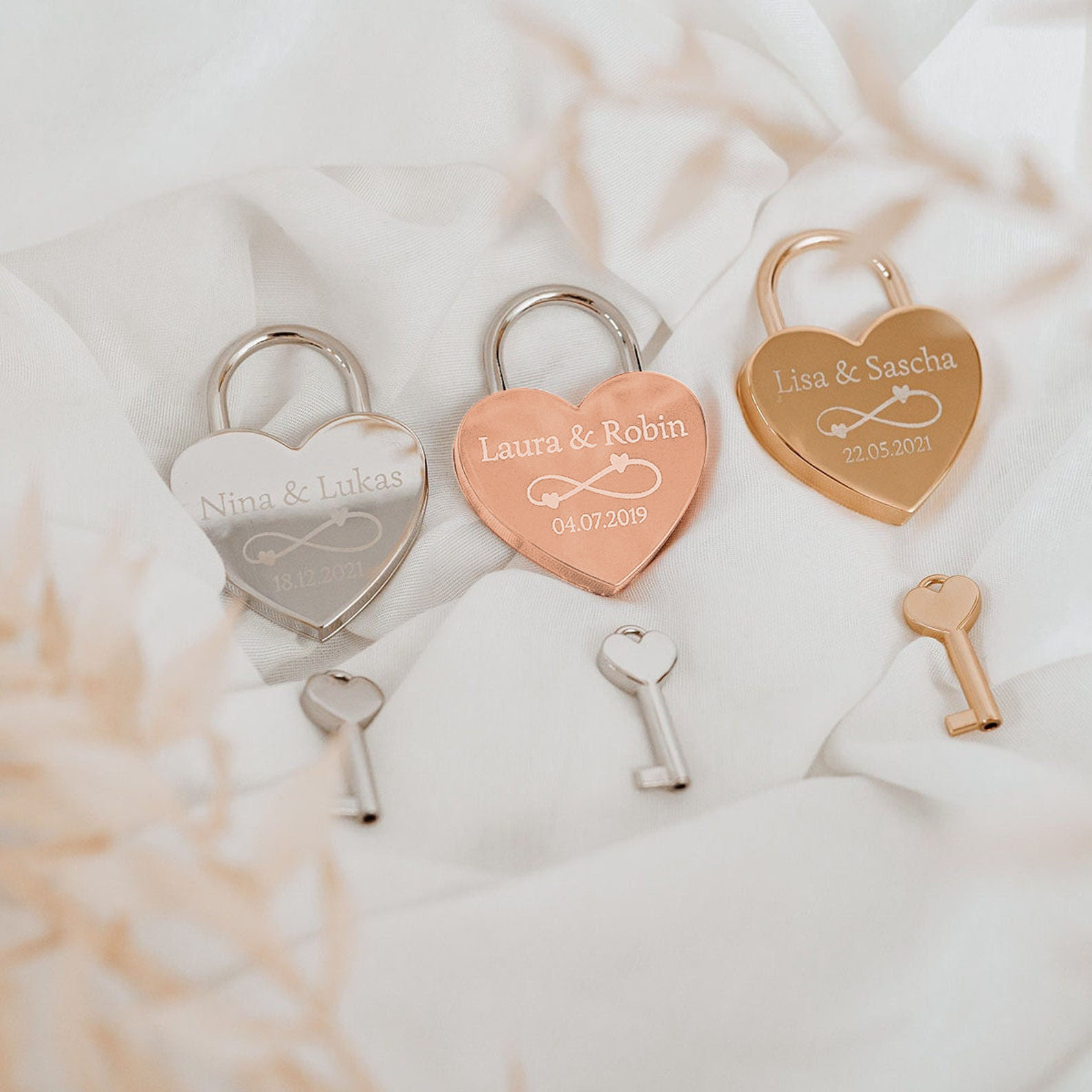 Personalized Love Lock with Engraving for Unique & Love | JNSDec51
