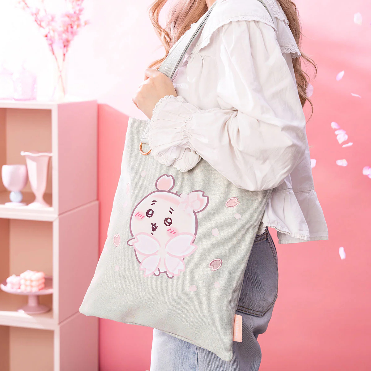 [Pre-order] "Chiikawa" Furuhonya Sakura Fairy - Denim tote bag