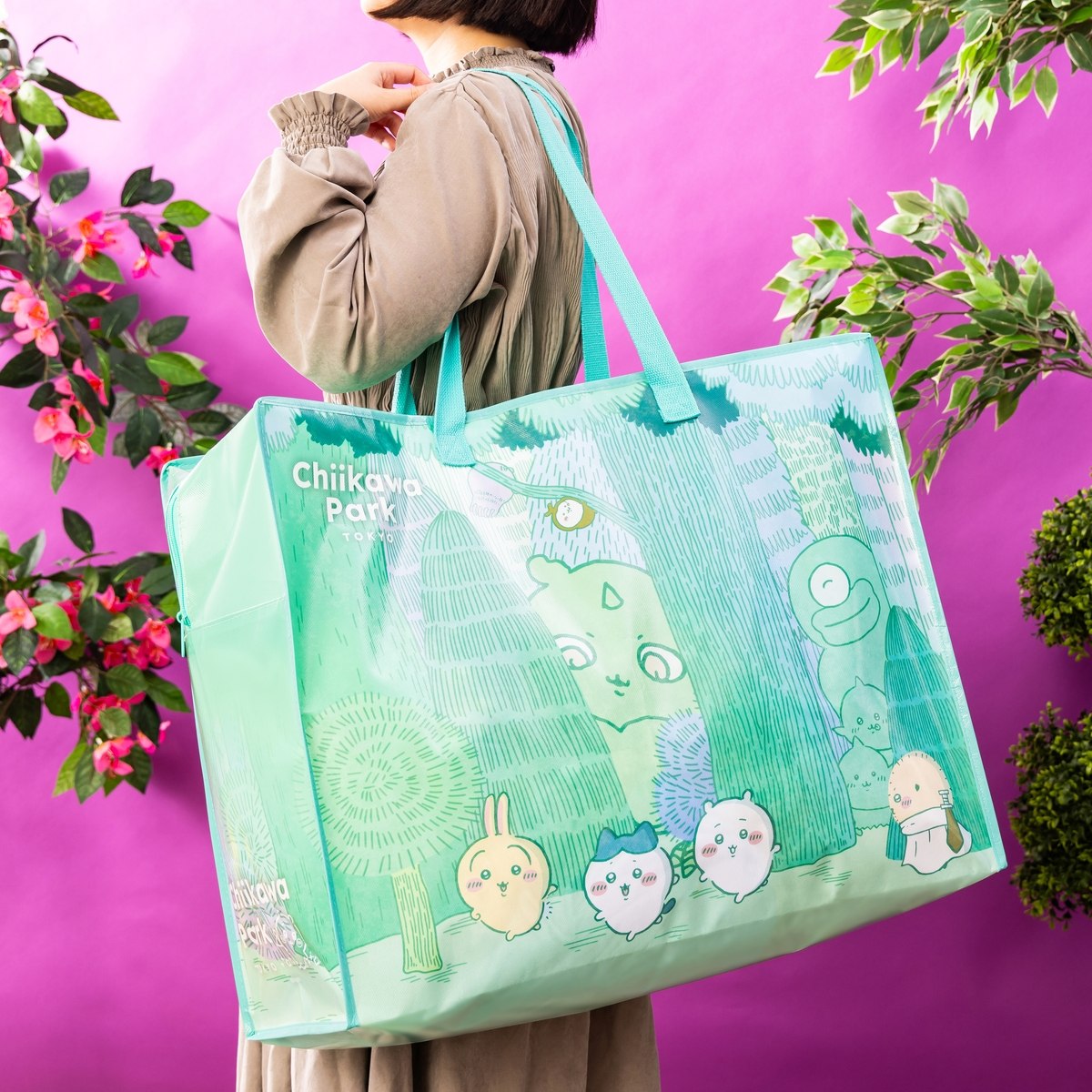 [Pre-order] "Chiikawa" Chiikawa Park Large Souvenir Bag - Daytime Forest