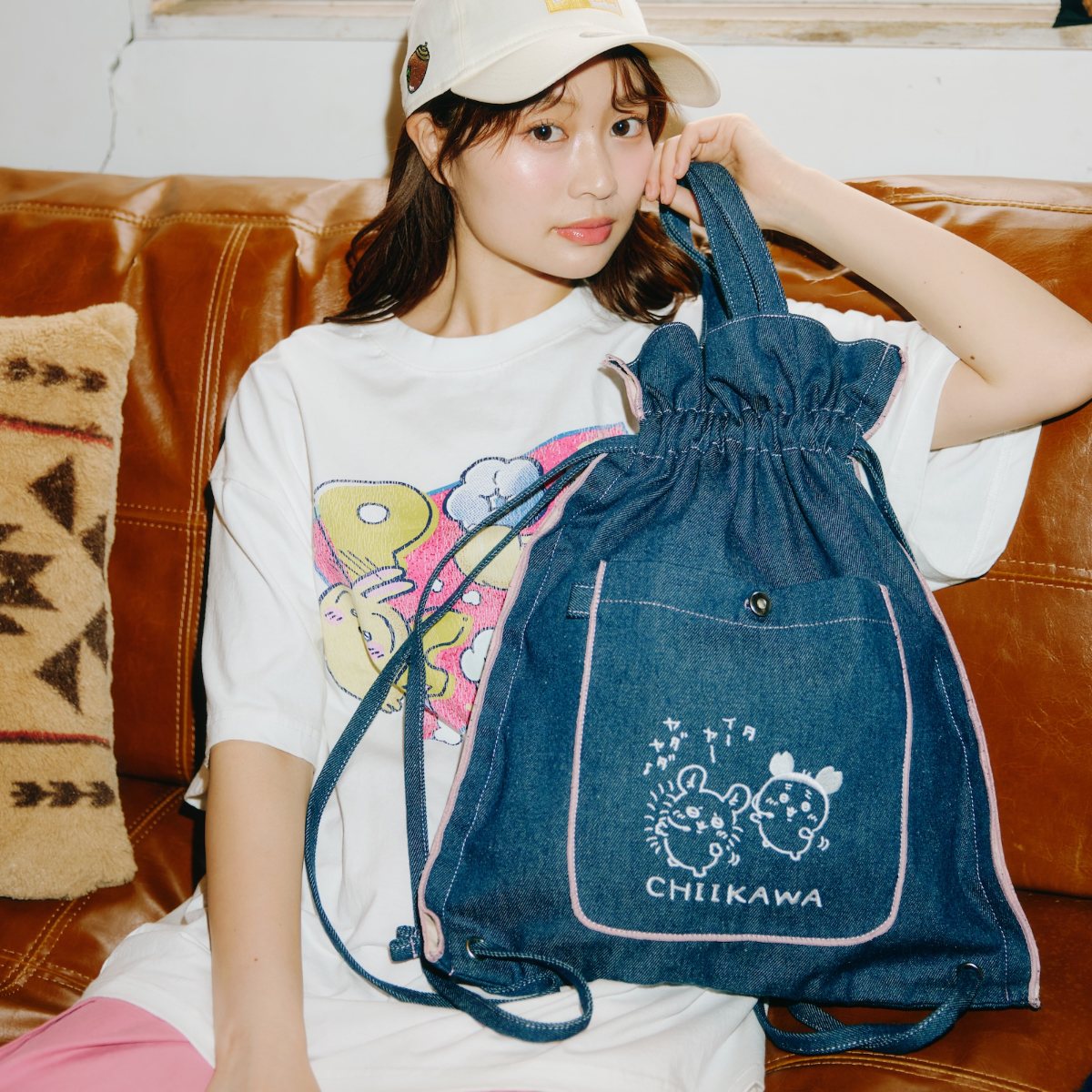 [Pre-order] "Chiikawa" Chiikawa Denim drawstring bag - Dance (Momonga & Furuhonya)