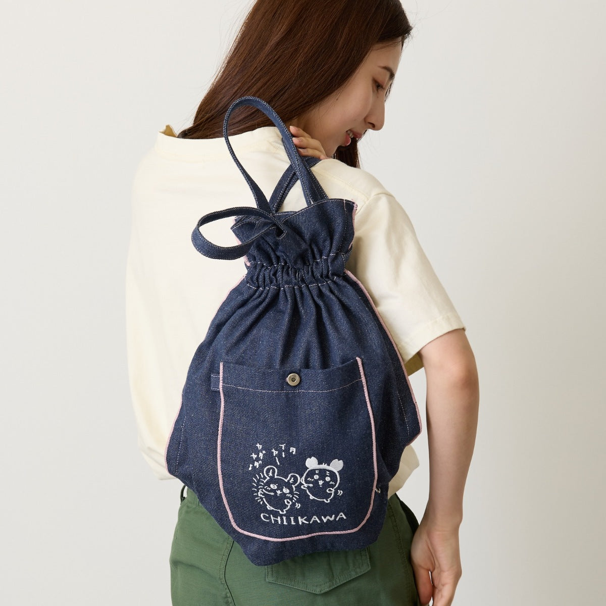 [Pre-order] "Chiikawa" Chiikawa Denim drawstring bag - Dance (Momonga & Furuhonya)