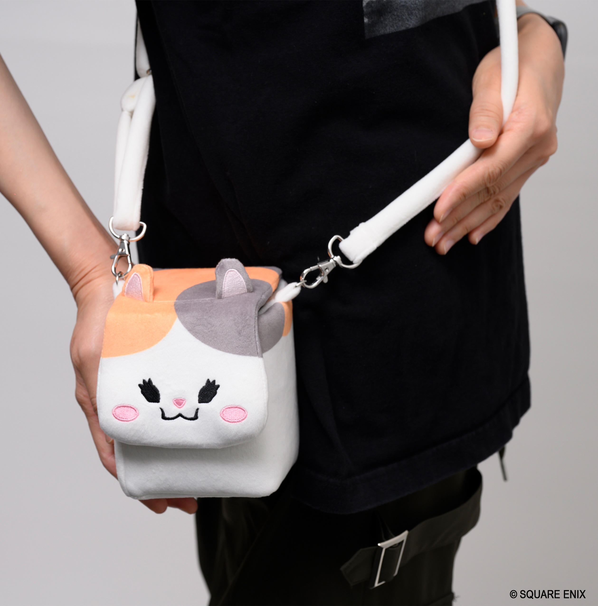 "Final Fantasy" Fluffy Sling Deck Box Fat Cat