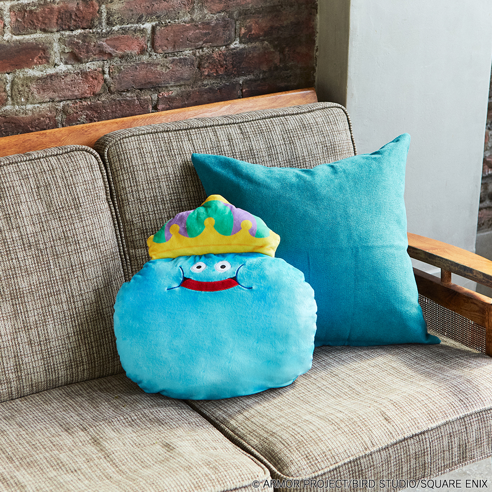 "Dragon Quest" Smile Slime Cushion Blanket King Slime